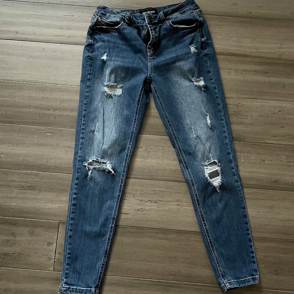 Enjean Distressed Jeans